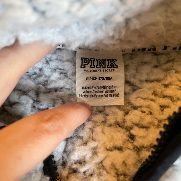 PINK by Victoria Secret Sherpa - Picture 2 of 2